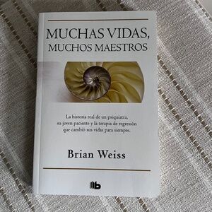 Muchas Vidas, Muchos Maestros Book.  As a traditional psych